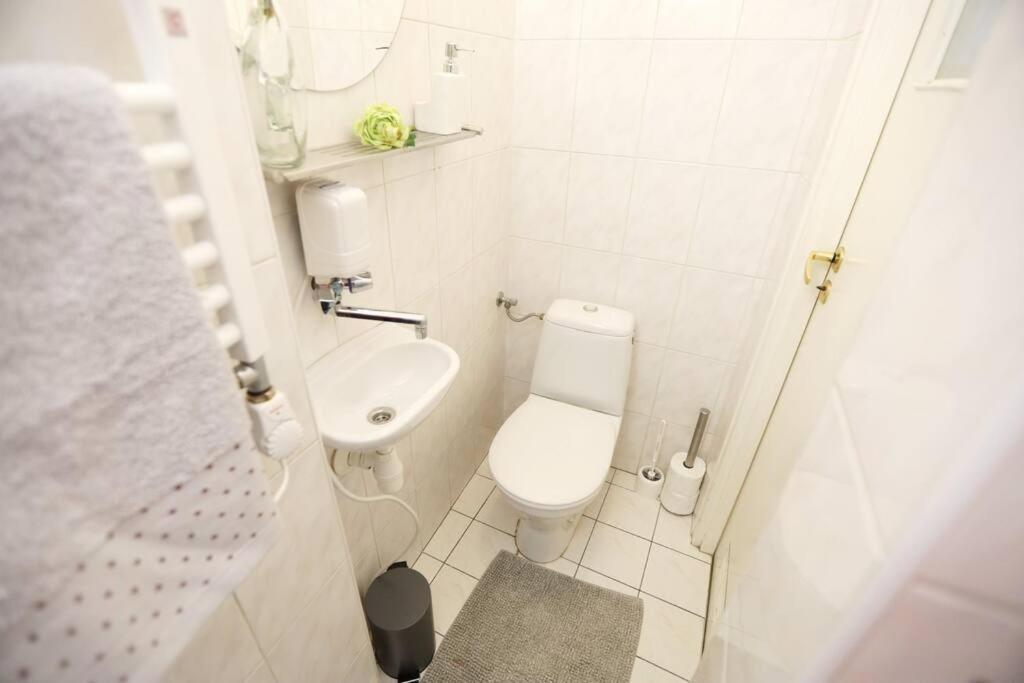 קרקוב Batorego Cosy Apartment מראה חיצוני תמונה